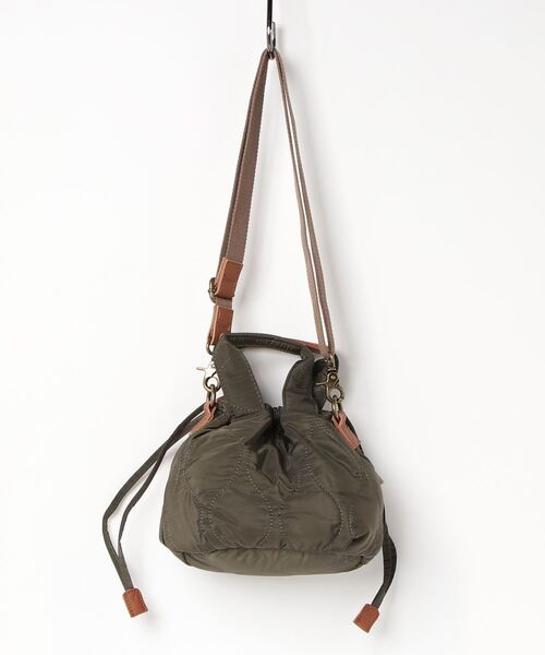 toleur（トーラ）の「【toleur】ポリキルティング/カウレザー巾着トートバッグ トーラ ※11806（トートバッグ・レディース・ネイビー/グレイッシュベージュ/ライトブラウン/カーキ・FREE）」の5枚目の写真