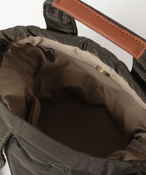 toleur（トーラ）の「【toleur】ポリキルティング/カウレザー巾着トートバッグ トーラ ※11806（トートバッグ・レディース・ネイビー/グレイッシュベージュ/ライトブラウン/カーキ・FREE）」の8枚目の写真