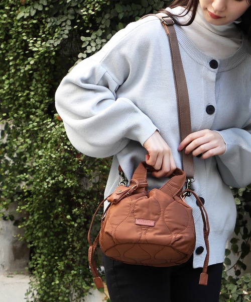 toleur（トーラ）の「【toleur】ポリキルティング/カウレザー巾着トートバッグ トーラ ※11806（トートバッグ・レディース・ネイビー/グレイッシュベージュ/ライトブラウン/カーキ・FREE）」の21枚目の写真