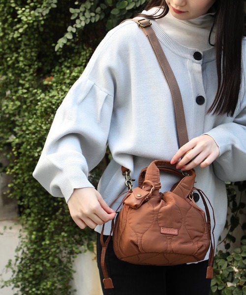 toleur（トーラ）の「【toleur】ポリキルティング/カウレザー巾着トートバッグ トーラ ※11806（トートバッグ・レディース・ネイビー/グレイッシュベージュ/ライトブラウン/カーキ・FREE）」の22枚目の写真