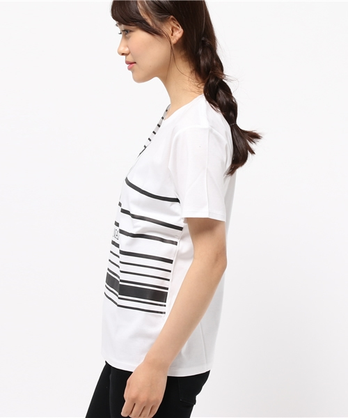 FAD THREE（ファドスリー）の「HOMEWORKコラボレーションTee（Tシャツ/カットソー・レディース・ホワイト・MEDIUM/SMALL）」の3枚目の写真