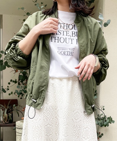 Meli rich(メリーリッチ)の「ドロストMA-1ブルゾン(MA-1・レディース・グレイッシュベージュ/カーキ/ブラック/アイボリー・MEDIUM)」の2枚目の写真