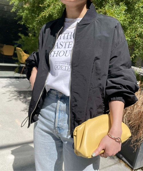 Meli rich(メリーリッチ)の「ドロストMA-1ブルゾン(MA-1・レディース・グレイッシュベージュ/カーキ/ブラック/アイボリー・MEDIUM)」の4枚目の写真