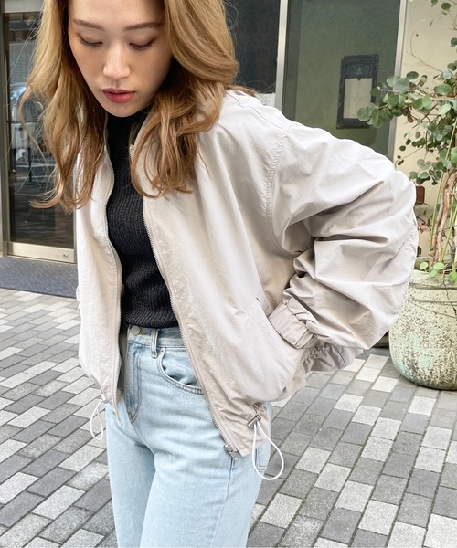 Meli rich(メリーリッチ)の「ドロストMA-1ブルゾン(MA-1・レディース・グレイッシュベージュ/カーキ/ブラック/アイボリー・MEDIUM)」の5枚目の写真