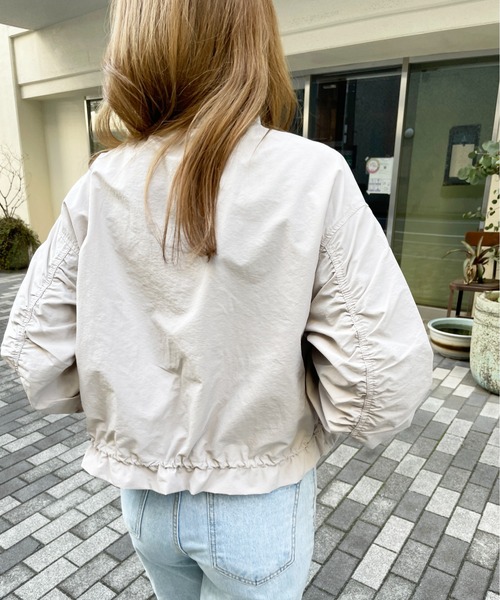 Meli rich(メリーリッチ)の「ドロストMA-1ブルゾン(MA-1・レディース・グレイッシュベージュ/カーキ/ブラック/アイボリー・MEDIUM)」の9枚目の写真