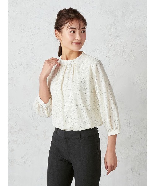 Perfect Suit FActory（パーフェクトスーツファクトリー）の「ドットハイネック　ギャザーブラウス　グリーン/ホワイト（シャツ/ブラウス・レディース・ホワイト/ライトグリーン・L/S/M）」の2枚目の写真