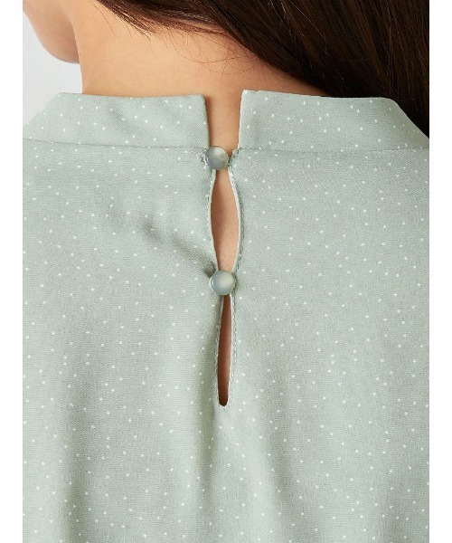 Perfect Suit FActory（パーフェクトスーツファクトリー）の「ドットハイネック　ギャザーブラウス　グリーン/ホワイト（シャツ/ブラウス・レディース・ホワイト/ライトグリーン・L/S/M）」の10枚目の写真