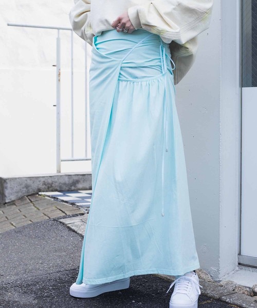 TheOpen Product(ザオープンプロダクト)の「THE OPEN PRODUCT RUCHED WRAP MAXI SKIRT GTO221SK002(スカート・レディース・ライトブルー・1)」の10枚目の写真