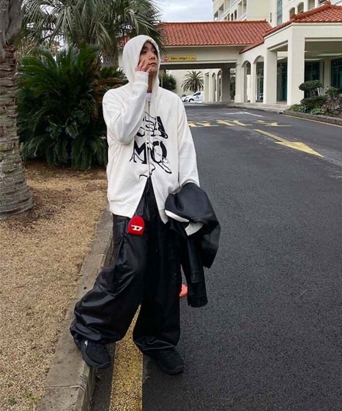 HOLY IN CODE(ホーリーインコード)の「HOLY IN CODE CAMO hood zip-up(パーカー・メンズ・アイボリー/オリーブ・FREE)」の3枚目の写真