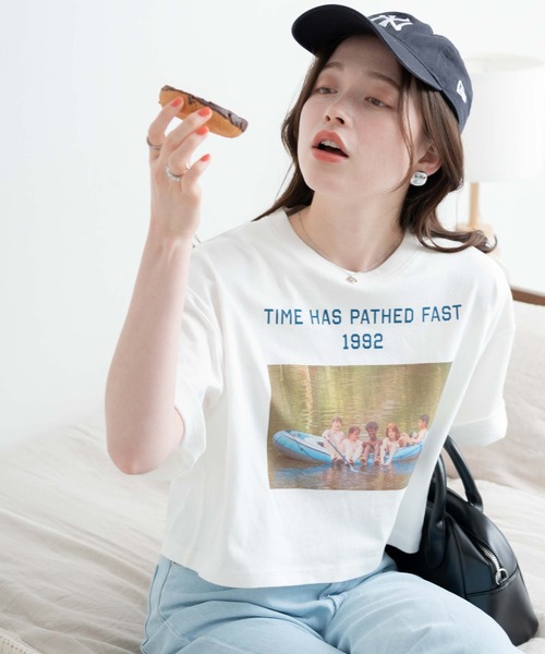 WEGO（ウィゴー）の「WEGO/グラフィックショートT（Tシャツ/カットソー・レディース・ダークグリーン/ブラック/ホワイト/ブルー/ブルー系その他/その他1/その他2/その他3/その他4/ホワイト系その他/ブラック系その他/杢グレー/その他5/オレンジ/その他7/オフホワイト/アイボリー/その他6/その他9/その他8/その他10/その他16/その他13/その他15/イエロー/その他17/その他12/サックスブルー/その他14・MEDIUM/SMALL）」の20枚目の写真