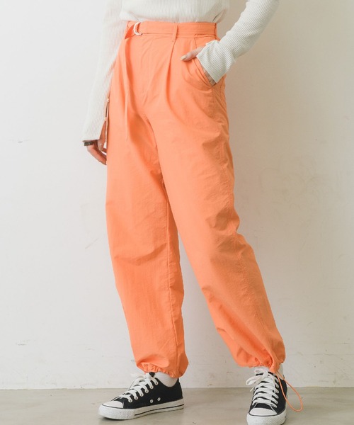 RETRO GIRL(レトロガール)の「裾ドロストナイロンPT(その他パンツ・レディース・ブラック/オフホワイト/ブルー/オレンジ/グリーン・FREE)」の1枚目の写真