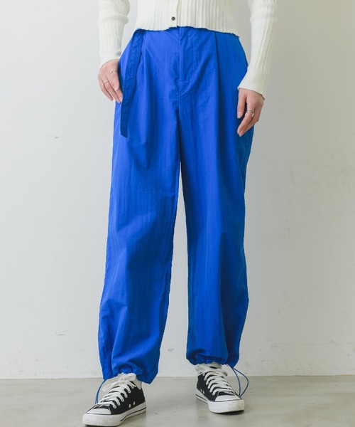 RETRO GIRL(レトロガール)の「裾ドロストナイロンPT(その他パンツ・レディース・ブラック/オフホワイト/ブルー/オレンジ/グリーン・FREE)」の5枚目の写真