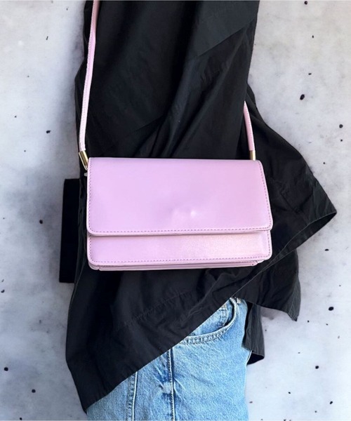 United store(ユナイテッドストア)の「ミニマルスクエアサドルバッグ(ショルダーバッグ・レディース・ブラック/ライトパープル/ベージュ・FREE)」の3枚目の写真