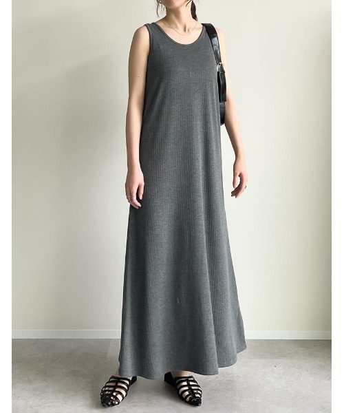 Re:EDIT（リエディ）の「[新色追加][低身長/高身長サイズ有][洗濯機で洗える]前後2WAYリブカットソーノースリーブワンピース（ワンピース・レディース・ブラック/チャコールグレー/ネイビー/ブラウン・SHORT/MEDIUM/TALL/LARGE）」の11枚目の写真