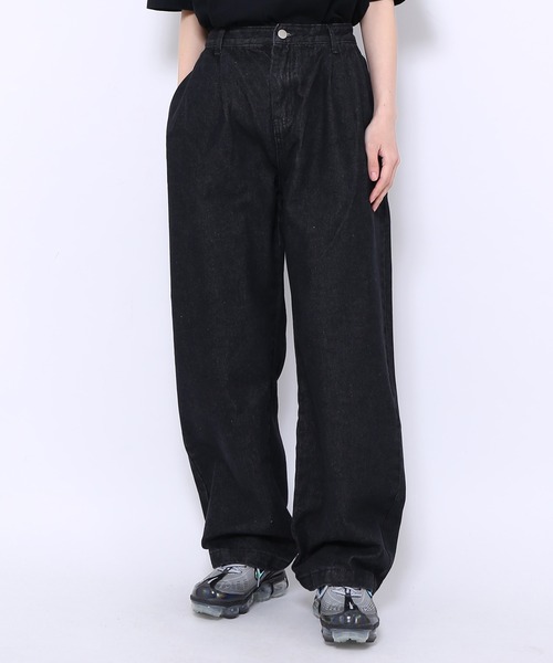 WOND（ウォンド）の「タック入りデニムパンツ（デニムパンツ・レディース・ブラック/グレー/ブルー系その他・MEDIUM/LARGE）」の2枚目の写真