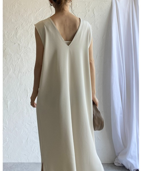 She's Closet（シーズクローゼット）の「前後2WAYビジュー付き深Vネックフレンチスリーブロング丈ジャンパースカートワンピース（ジャンパースカート・レディース・ブラック/アイボリー・FREE）」の8枚目の写真
