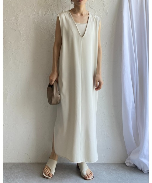 She's Closet（シーズクローゼット）の「前後2WAYビジュー付き深Vネックフレンチスリーブロング丈ジャンパースカートワンピース（ジャンパースカート・レディース・ブラック/アイボリー・FREE）」の18枚目の写真