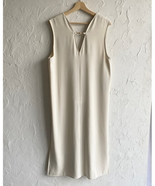 She's Closet（シーズクローゼット）の「前後2WAYビジュー付き深Vネックフレンチスリーブロング丈ジャンパースカートワンピース（ジャンパースカート・レディース・ブラック/アイボリー・FREE）」の5枚目の写真