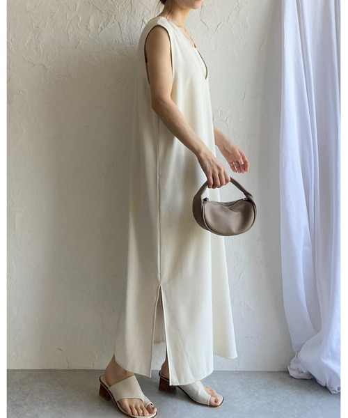 She's Closet（シーズクローゼット）の「前後2WAYビジュー付き深Vネックフレンチスリーブロング丈ジャンパースカートワンピース（ジャンパースカート・レディース・ブラック/アイボリー・FREE）」の6枚目の写真