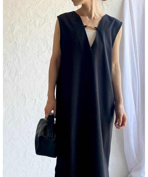 She's Closet（シーズクローゼット）の「前後2WAYビジュー付き深Vネックフレンチスリーブロング丈ジャンパースカートワンピース（ジャンパースカート・レディース・ブラック/アイボリー・FREE）」の16枚目の写真