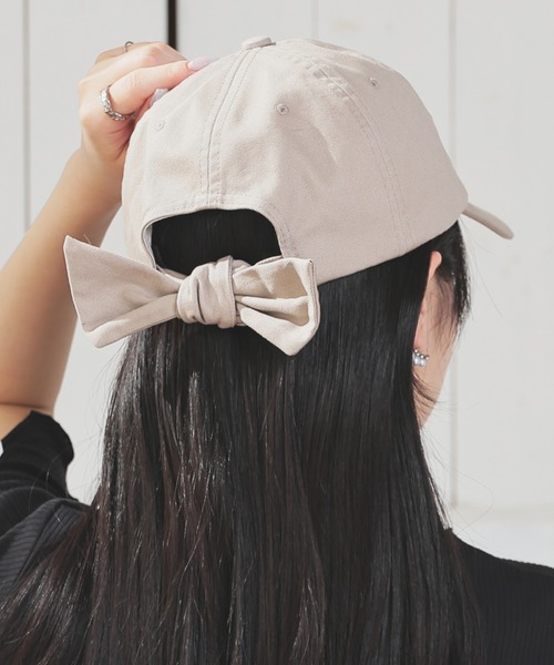 Honeys(ハニーズ)の「バックリボンキャップ(キャップ・レディース・ホワイト/ライトベージュ/ブラック/パープル系その他/ブラウン/ベージュ/ボルドー・FREE/M/S)」の5枚目の写真