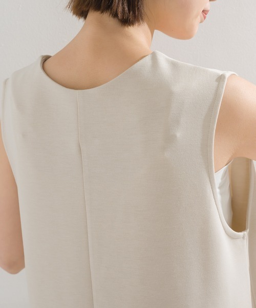 OMNES（オムネス）の「ソフトダンボールニットフレンチスリーブプルオーバーVネックジャンスカセット（ジャンパースカート・レディース・アイボリー/ベージュ/ブルー系その他/ブラック・FREE）」の11枚目の写真