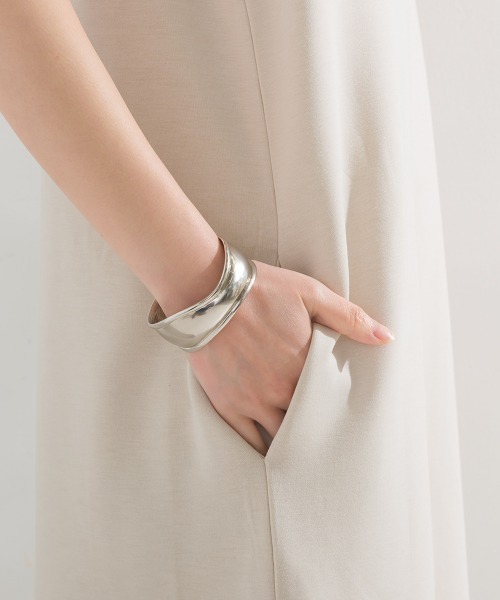 OMNES（オムネス）の「ソフトダンボールニットフレンチスリーブプルオーバーVネックジャンスカセット（ジャンパースカート・レディース・アイボリー/ベージュ/ブルー系その他/ブラック・FREE）」の12枚目の写真