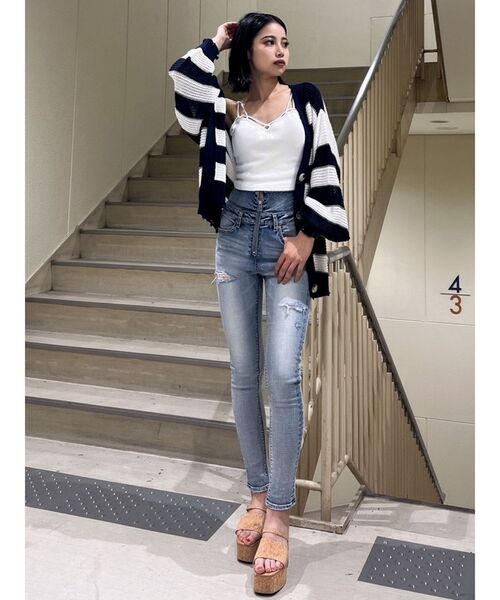 GYDA(ジェイダ)の「リリーヤーンボーダーLOOSEニットカーディガン(カーディガン/ボレロ・レディース・グレー/ネイビー/パープル・FREE)」の9枚目の写真