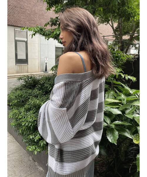 GYDA(ジェイダ)の「リリーヤーンボーダーLOOSEニットカーディガン(カーディガン/ボレロ・レディース・グレー/ネイビー/パープル・FREE)」の18枚目の写真