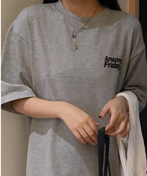 SHEENA(シーナ)の「バックロゴプリントTシャツワンピース(ワンピース・レディース・ブラック/グレー/ホワイト・M)」の7枚目の写真