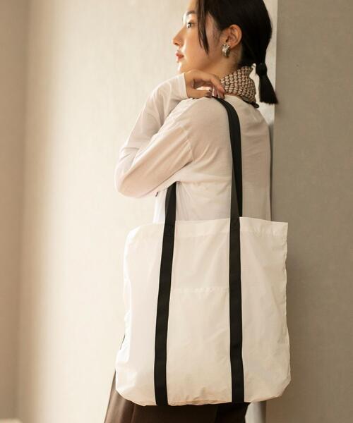 coen(コーエン)の「ナイロンリップストップパッカブルトートバッグ(トートバッグ・レディース・ライトブルー/ブラック/ホワイト・FREE)」の13枚目の写真