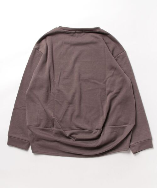 Viola e Viola(ヴィオラエヴィオラ)の「裏ファー後たっぷりゆるプルオーバー(Tシャツ/カットソー・レディース・ブラック/モカ/グリーン・M/3L/4L/5L/L/LL)」の21枚目の写真