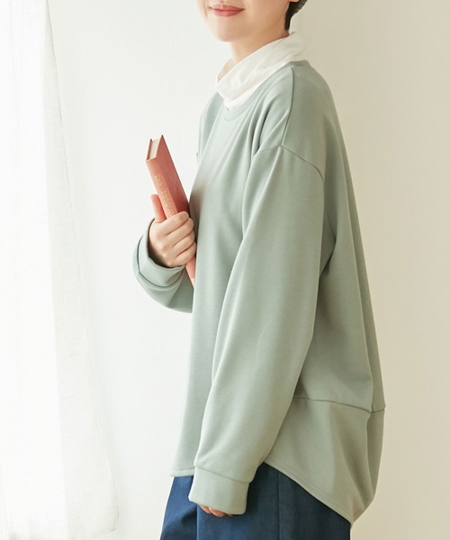 Viola e Viola(ヴィオラエヴィオラ)の「裏ファー後たっぷりゆるプルオーバー(Tシャツ/カットソー・レディース・ブラック/モカ/グリーン・M/3L/4L/5L/L/LL)」の3枚目の写真