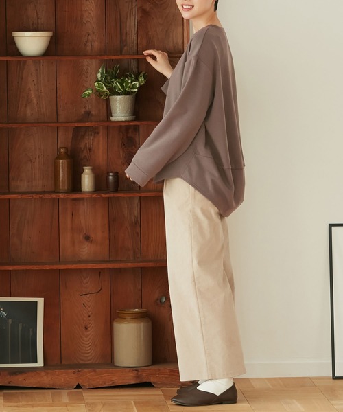 Viola e Viola(ヴィオラエヴィオラ)の「裏ファー後たっぷりゆるプルオーバー(Tシャツ/カットソー・レディース・ブラック/モカ/グリーン・M/3L/4L/5L/L/LL)」の5枚目の写真