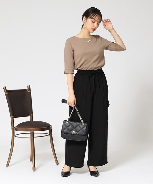 DRESKIP(ドレスキップ)の「◆【ロングシーズン重宝する】縦ラインで細見え クルーネック5分袖トップス(Tシャツ/カットソー・レディース・サンドベージュ/オフホワイト/ブラック/ブラック系2・03/04/02)」の18枚目の写真