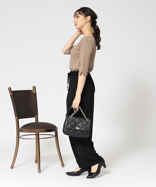 DRESKIP(ドレスキップ)の「◆【ロングシーズン重宝する】縦ラインで細見え クルーネック5分袖トップス(Tシャツ/カットソー・レディース・サンドベージュ/オフホワイト/ブラック/ブラック系2・03/04/02)」の19枚目の写真