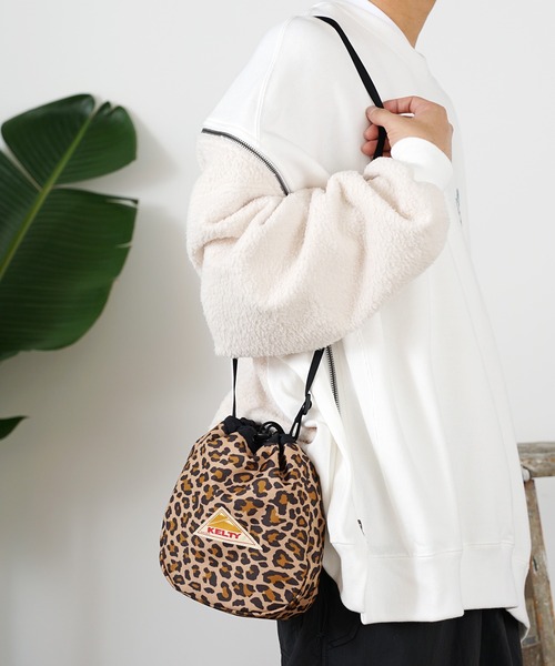 KELTY（ケルティ）の「KELTY/ケルティ DP KINCHAKU SHOULDER 巾着バッグ 2026年春夏（ショルダーバッグ・メンズ・グレー系/ベージュ系/ホワイト系/ブラック系/ブルー系・FREE）」の6枚目の写真