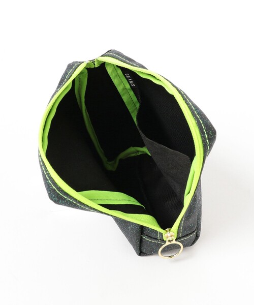 Ray BEAMS（レイビームス）の「Ray BEAMS / ラメ 縦 ポーチ M（ポーチ・レディース・ブラック・ONE SIZE）」の5枚目の写真