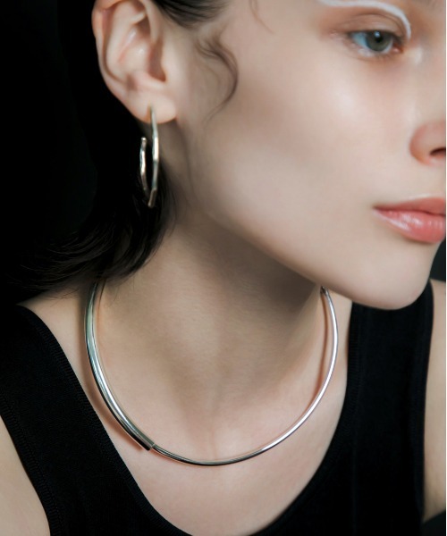 LAPUIS(ラピュイ)の「LAPUIS(ラピュイ)ASYMMETRY ROUND CHOKER(チョーカー・レディース・シルバー/ゴールド・FREE)」の1枚目の写真