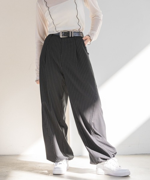 PAGEBOY（ページボーイ）の「ドロストパイピングパンツ（その他パンツ・レディース・グレイッシュベージュ/チャコールグレー/ストライプ・FREE）」の4枚目の写真