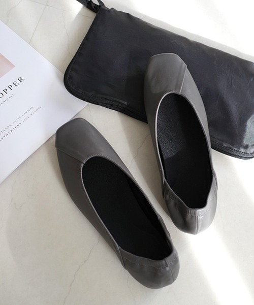 AmiAmi（アミアミ）の「スクエアトゥフォーマル携帯シューズ/収納ポーチ付きスリッパ（その他シューズ・レディース・グレー/ブラック・L/LL/M/S）」の2枚目の写真