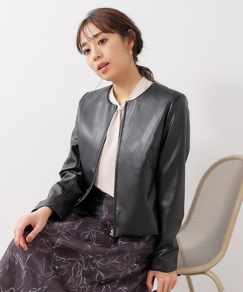 index(インデックス)の「◆≪S-LLsize≫ シンセティックレザーノーカラーブルゾン【ストレッチ/洗える】(ブルゾン・レディース・ブラック/ライトベージュ/ナチュラル・40/38/42/36)」の2枚目の写真