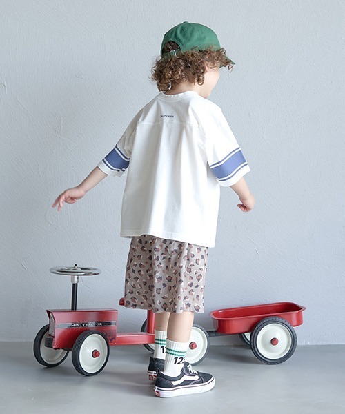 b・ROOM（ビールーム）の「【接触冷感】【どちらが前でもOK!】袖ラインプリント半袖Tシャツ（Tシャツ/カットソー・キッズ・オフホワイト/グレイッシュブルー/ライム/シルバーグレー/オレンジ・100cm/110cm/120cm/130cm/140cm/150cm）」の14枚目の写真