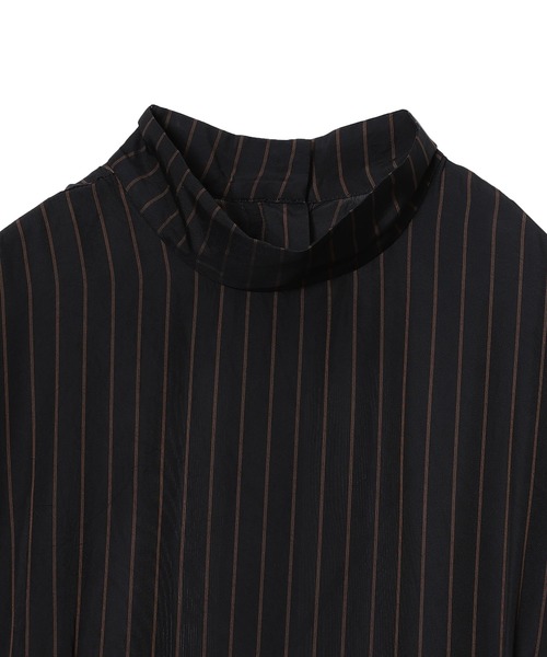 TOGA PULLA（トーガ　プルラ）の「TOGA PULLA Cupra stripe dress TZ32-FH983（ワンピース・レディース・ネイビー/ブラック・MEDIUM）」の7枚目の写真