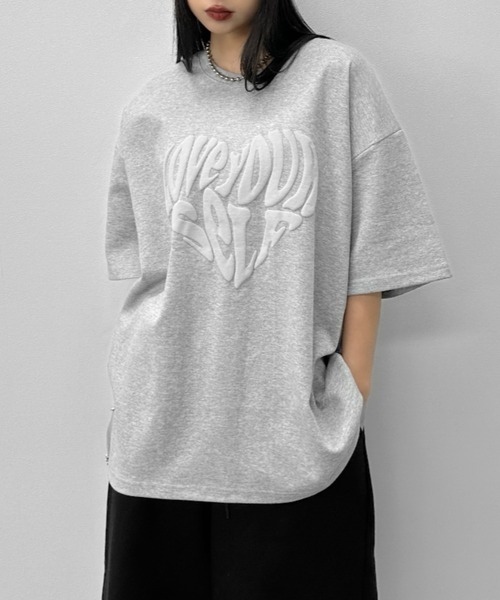 セール】【LVEU.】ハートロゴオーバーTシャツ / トップス