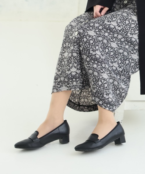 DEMETER（デメテル）の「防水 撥水 防滑 晴れ雨兼用 幅広 3E ポインテッドトゥ ローファー レインパンプス（レインシューズ・レディース・ブラック系その他/ベージュ/ブラック/グレイッシュベージュ・S/M/LL/L）」の20枚目の写真