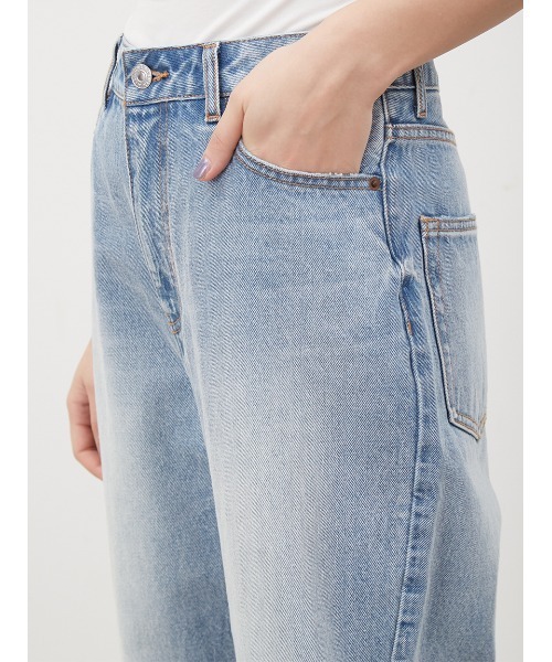 Mila Owen(ミラオーウェン)の「ワイドテーパードデニムパンツ【手洗い可能】(デニムパンツ・レディース・ホワイト/ブラック/ライトブルー/ブルー・0/1/00)」の9枚目の写真