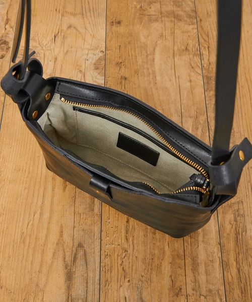 SLOW スロウ herbie latch ハービー ショルダーバッグ ブラック Herbie - Latch Shoulder Bag -｜SLOW – スロウ 公式ECサイト