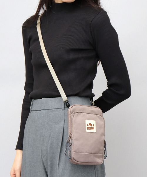 専用 ブラック ナイロン スマホショルダーバッグ 楽天市場】MARNI（マルニ）【BLACK CITYSCAPE IPHONE HOLDER