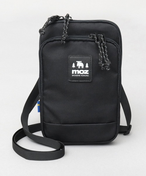 ショルダーバックを下げたプラチナフォックスさん モニカ MONICA 3連マルチショルダーバッグ （ブラック(パイソン)） -靴